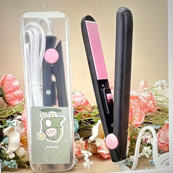 Last one ! Pink and Black Hair Straightener - Picture 4 of 4